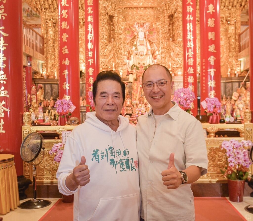 攜手雷洪(左)傳承宮廟文化,為此陳今平贊助電影票,將邀請弱勢家庭一起到電影院觀賞。