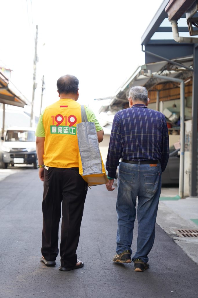 1919食物銀行 每兩個月由志工親送一份食物包 成為弱勢長者的安全防線 683x1024 1