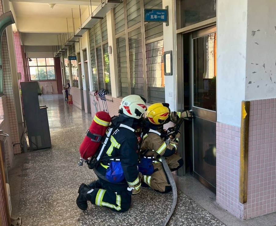 強化跨區協作!基隆五大消防分隊正濱國小實兵演練 5 2132297 0