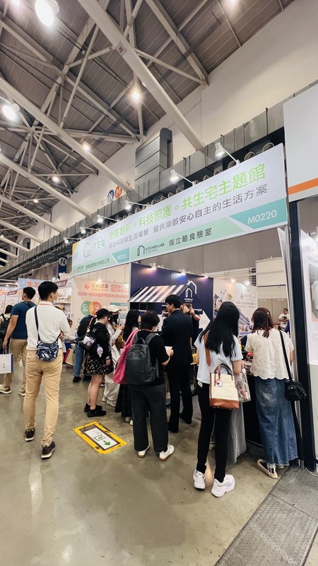 2f8e85ef b7bf 413b a28e 0e0d57619deb 175894439870718465703841668