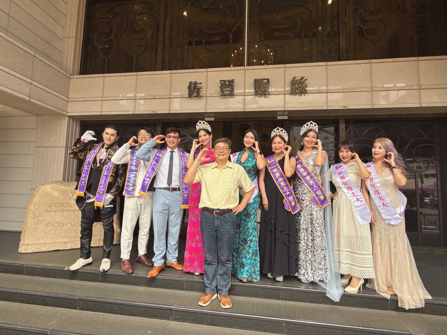 3AE64973 C86E 4E2C 8316 A323A3A35330