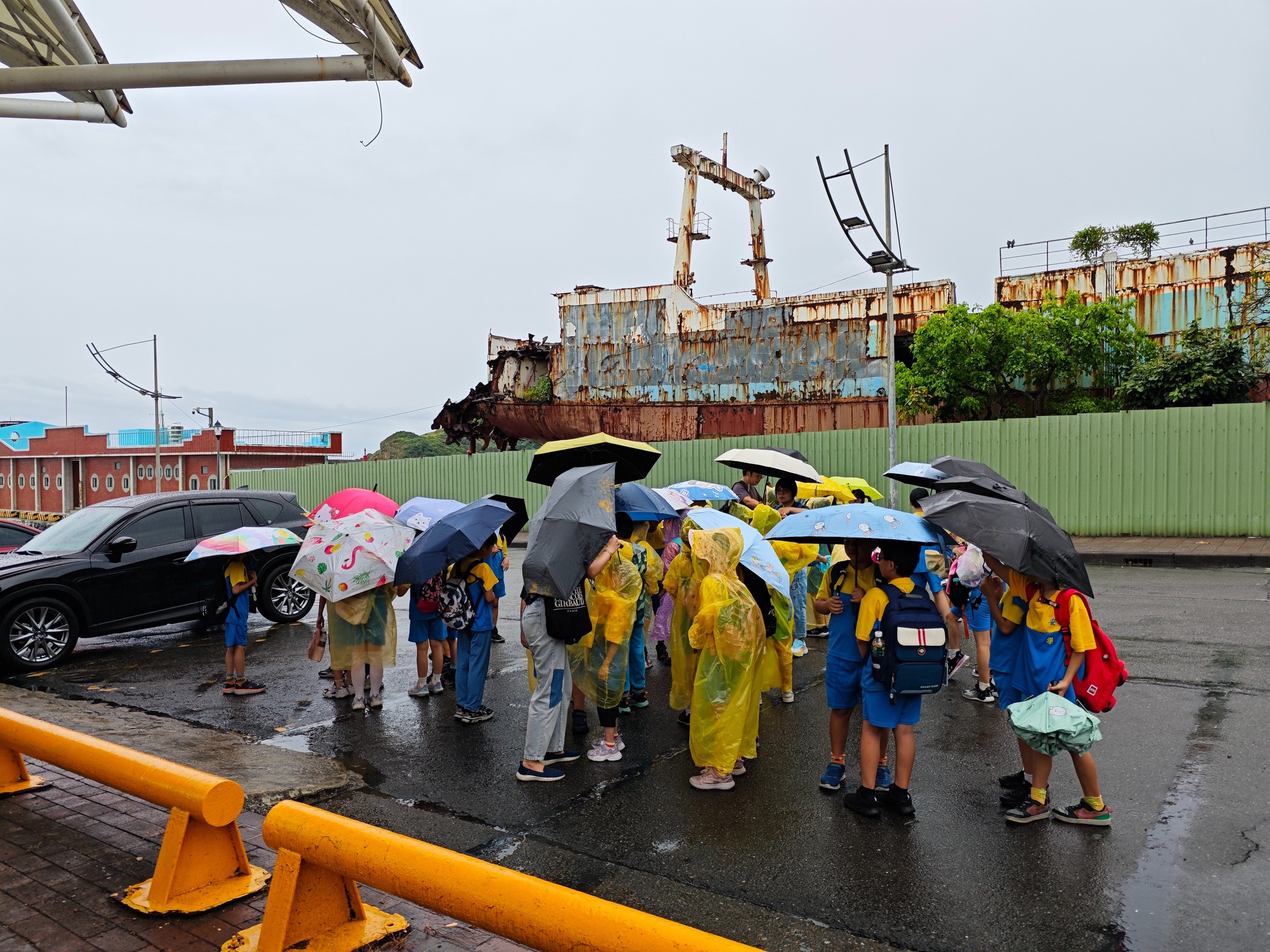 安樂國小孩童走出教室乘風破浪 挑戰SUP體驗家鄉海洋之美 4 555469969 1737555860283103 6551163254707595907 n