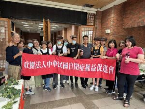 非典型就業再跨一步 自權會自閉症青年在劍潭活動中心與民眾咖啡交心 5 921%E5%92%96%E5%95%A1%E5%8A%8D%E6%BD%AD2