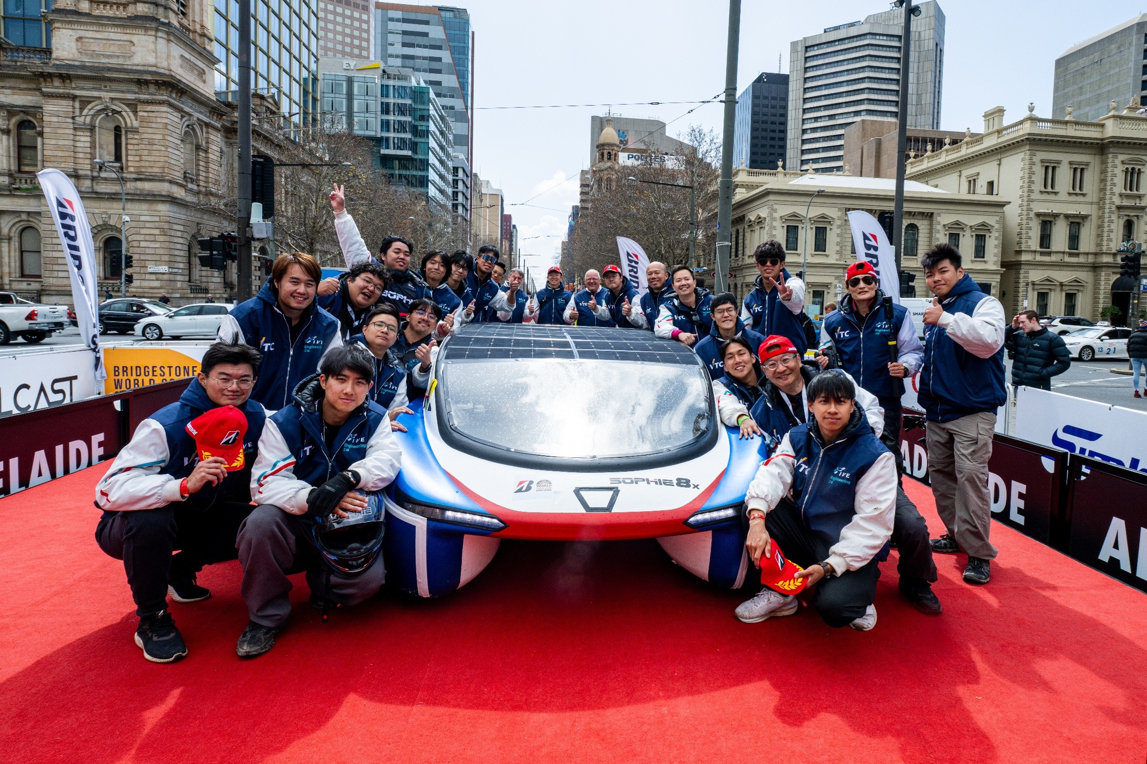 Bridgestone World Solar Car 25 巡洋艦級冠軍隊伍 VTC Solar Car