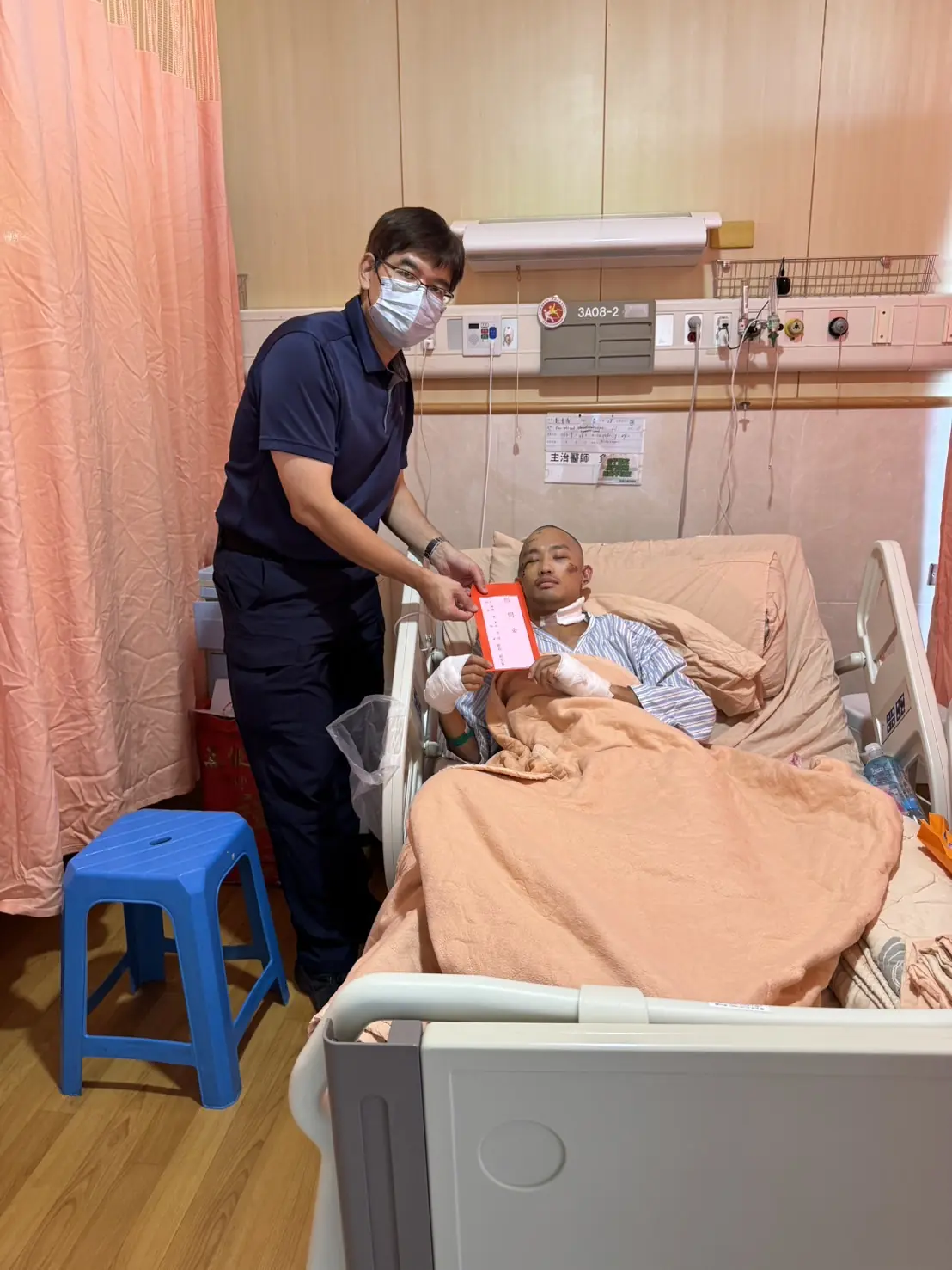 校友總會會長戴崇贒 親赴花蓮慰問因公受傷警員 傳遞校友情誼與溫暖祝福 3 IMG 0048