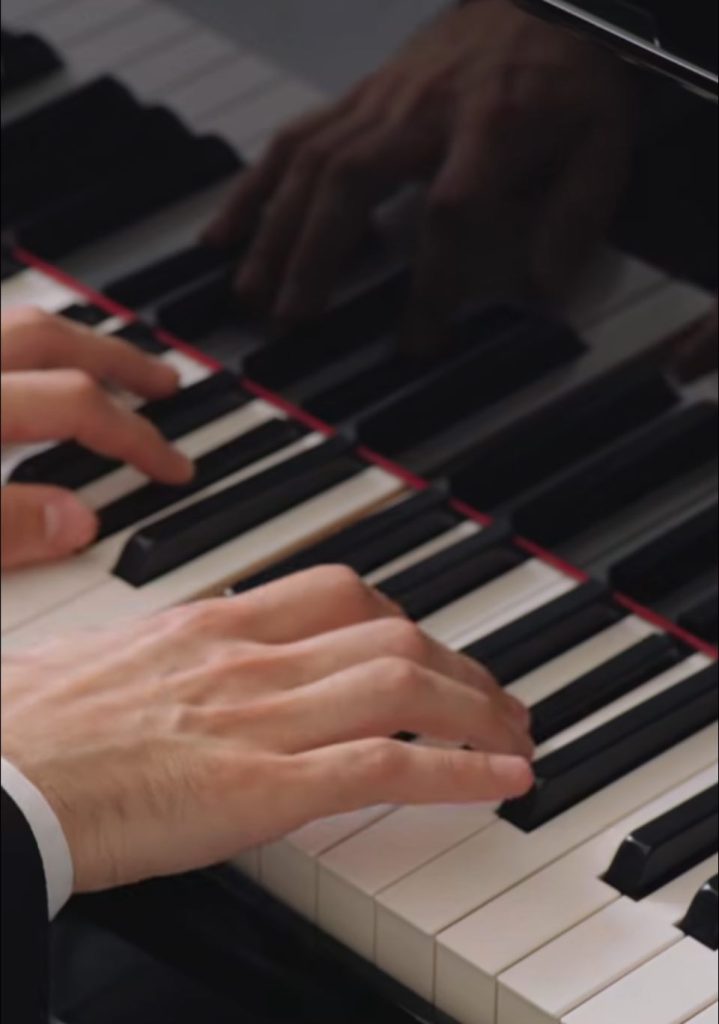 Laufey Laufey00001 719x1024 1