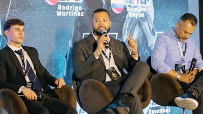 Rodrigo Martínez on a panel discussion “Trading in Times of Uncertainty.”