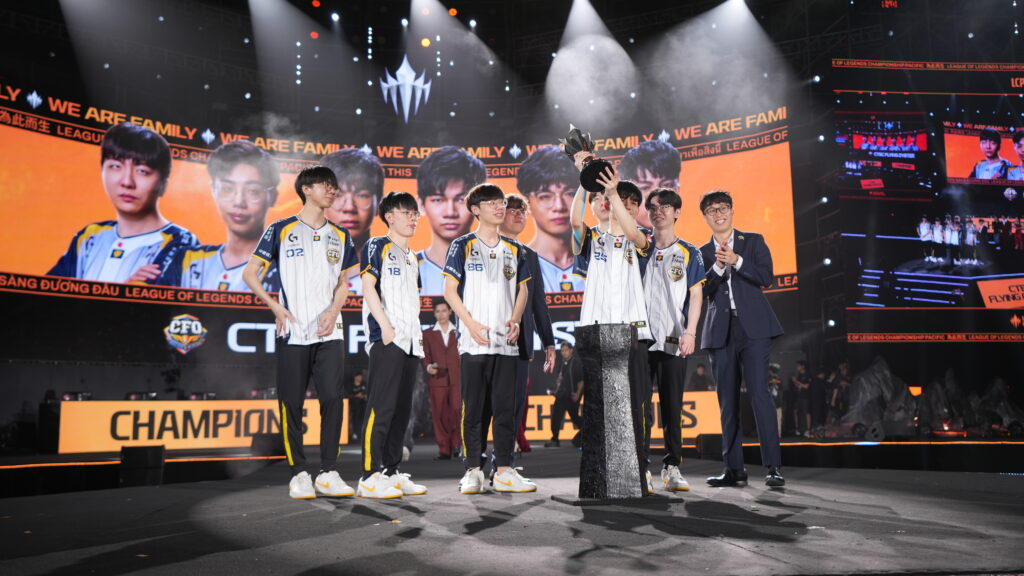 中信飛牡蠣電競隊3:0完封對手 問鼎LCP冠軍 18歲小將HongQ摘FMVP 期待10月挑戰世界賽 1 S 171728909 0