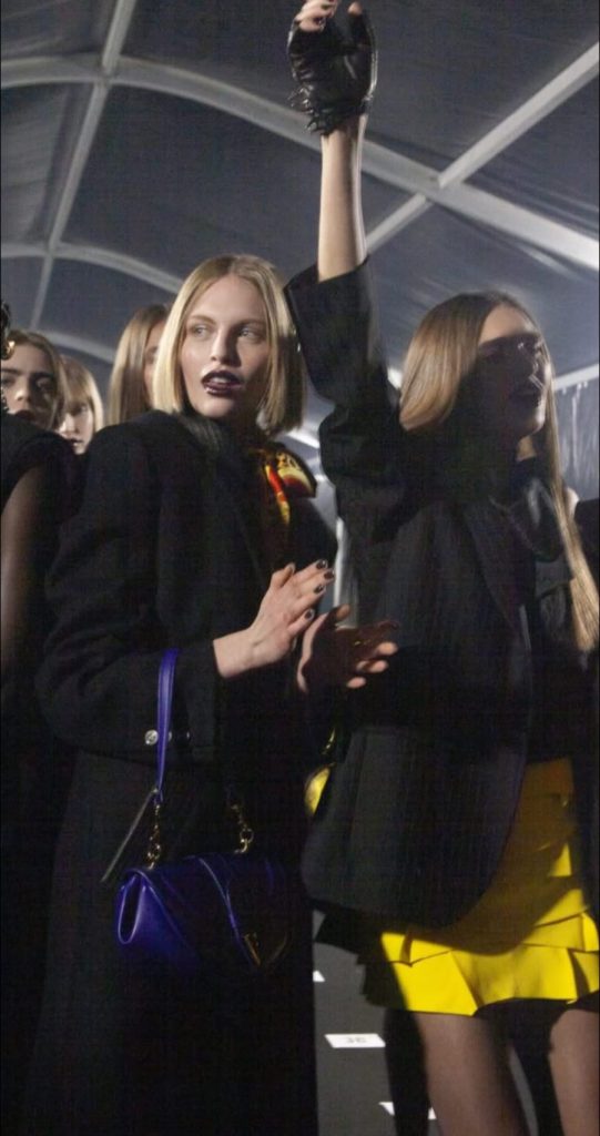 Versace 最終章00004 - 報新聞 Mega News Versace 最終章00004 541x1024 1