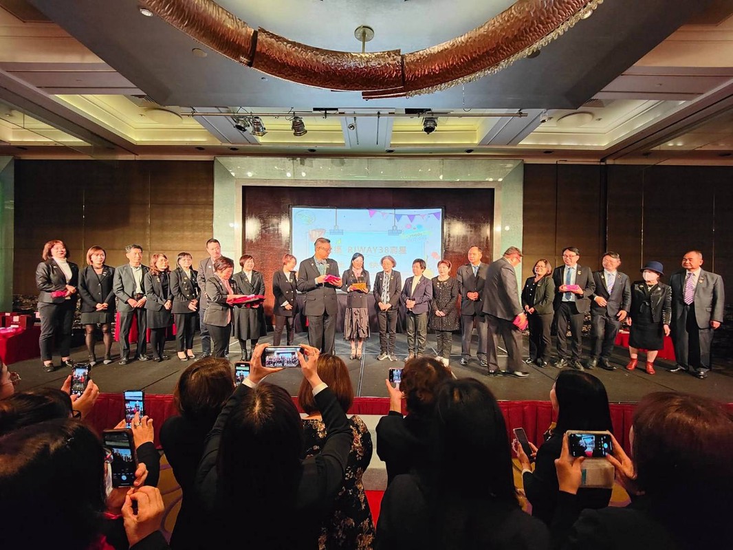 RIWAY38菁英團隊 君悅酒店百人生日宴 盛大登場 5 b3c838e8 1a49 4ed7 8a55 de7e4fca4b2b 175826695902772360604124124