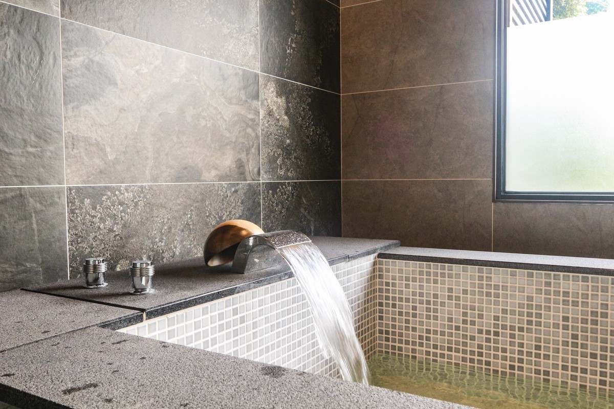 b7fc2cc0 a917 4579 a401 dea7ead88a73 175868414784095256702275329