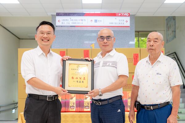 郭祿食品暨日勝機構聯合捐贈中秋禮品 蘇副市長感謝企業公益行動 14 f 29048960 1 1