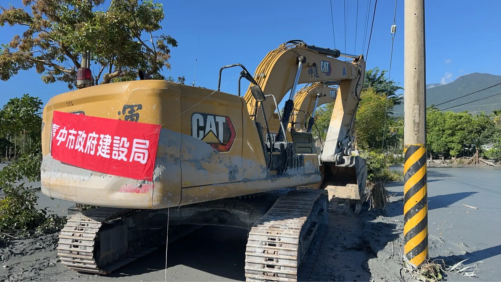 中市建設局重機具投入災區 0