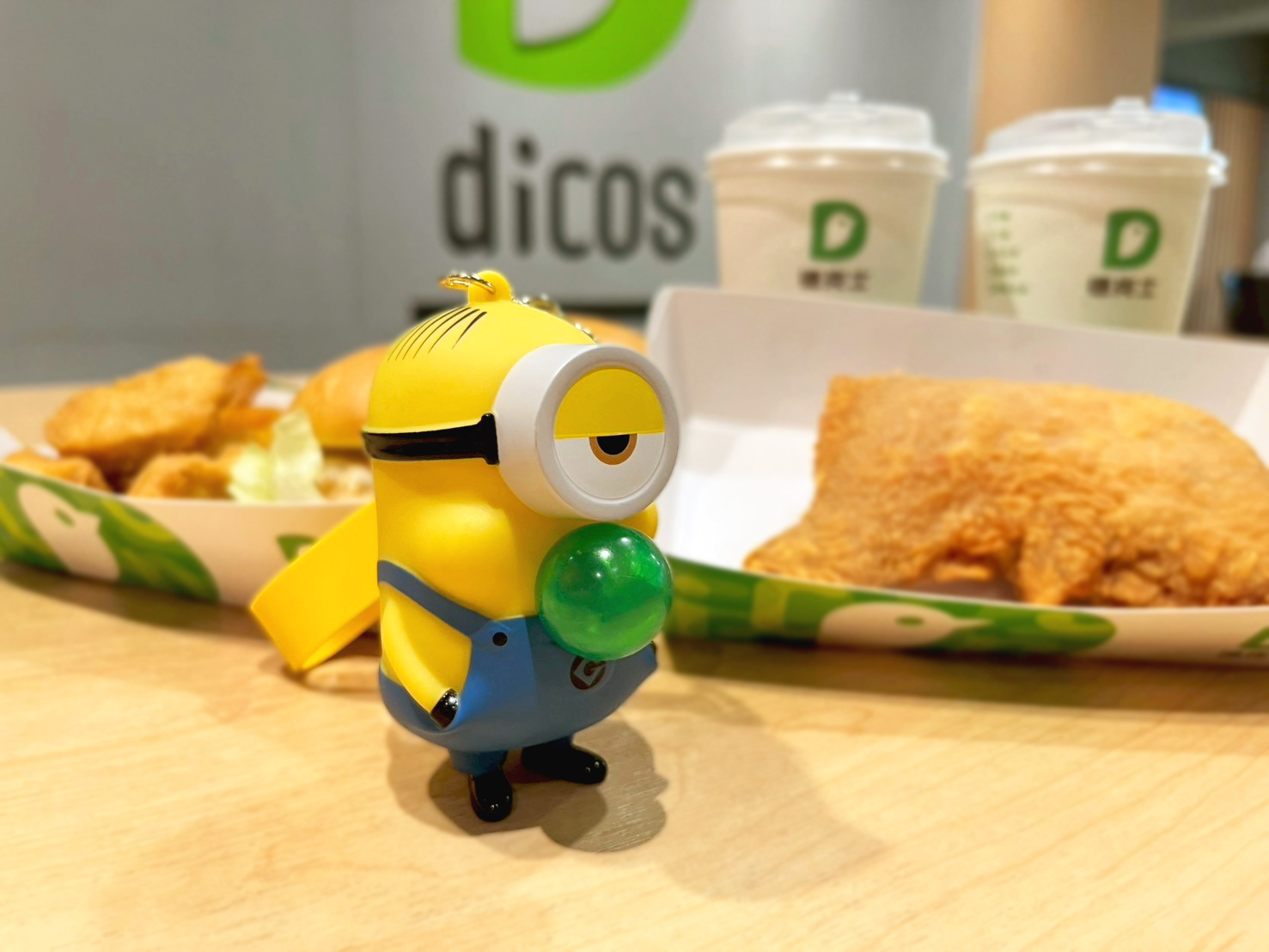 - 報新聞 Mega News 圖片說明德克士攜手強勢 IP小小兵推出重量級寵粉優惠再度引爆話題