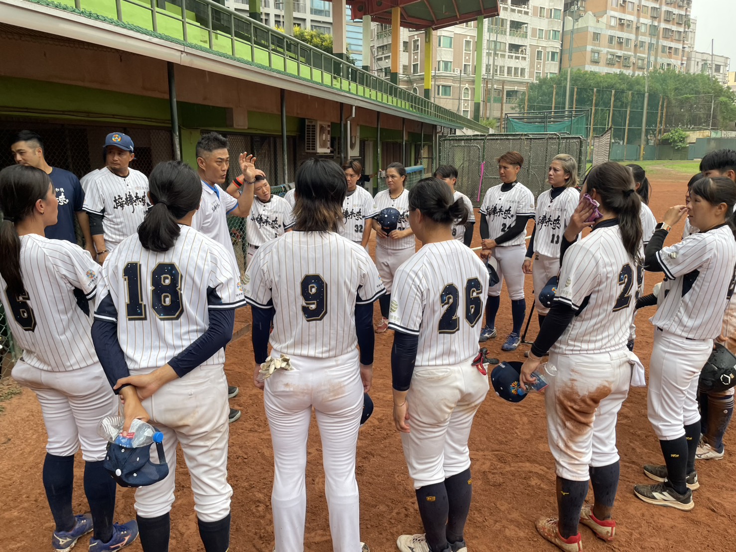 - 報新聞 Mega News 圖說頂新和德文教基金會長期支持女子棒球協助接棒未來女子棒球隊安心追夢頂新和德文教基金會提供