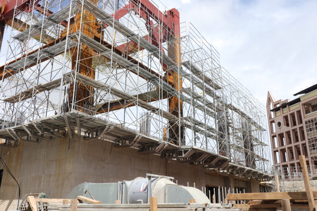 %E6%96%B0%E5%8C%97%E5%B8%82%E6%94%BF%E5%BA%9C%E9%AB%94%E6%81%A4%E7%87%9F%E5%BB%BA%E6%A5%AD%E9%9D%A2%E8%87%A8%E7%9A%84%E9%9B%A3%E9%97%9C%EF%BC%8C%E9%87%9D%E5%B0%8D%E6%B0%91%E5%9C%8B112%E5%B9%B41%E6%9C%881%E6%97%A5%E8%87%B3114%E5%B9%B412%E6%9C%8831%E6%97%A5%E6%AD%A2%EF%BC%8C%E5%B7%B2%E5%8F%96%E5%BE%97%E5%BB%BA%E9%80%A0%E5%9F%B7%E7%85%A7%E6%88%96%E9%9B%9C%E9%A0%85%E5%9F%B7%E7%85%A7%E7%9B%AE%E5%89%8D%E4%BB%8D%E7%82%BA%E6%9C%89%E6%95%88%E5%BB%BA%E7%AF%89%E5%9F%B7%E7%85%A7%EF%BC%8C%E8%87%AA%E5%8B%95%E5%A2%9E%E5%8A%A0%E5%BB%BA%E7%AF%89%E6%9C%9F%E9%99%902%E5%B9%B4%EF%BC%8C%E8%88%87%E6%A5%AD%E8%80%85%E6%94%9C%E6%89%8B%E5%85%B1%E5%BA%A6%E9%9B%A3%E9%97%9C