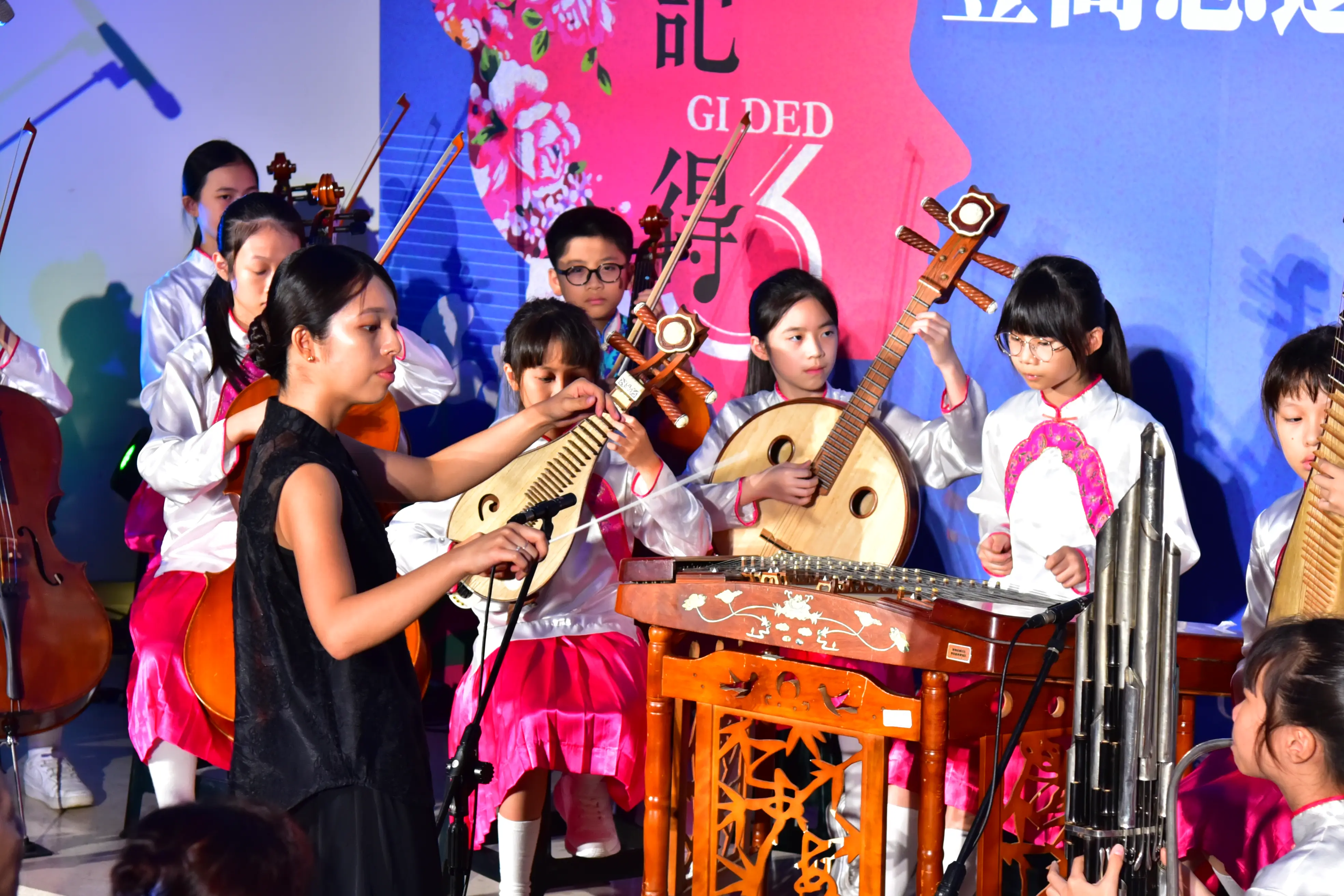 她們的聲音,我們都「記得」! 中市客委會「登高志遠音樂會」溫馨落幕 8 東勢國小國樂團演奏多首客家傳統曲目