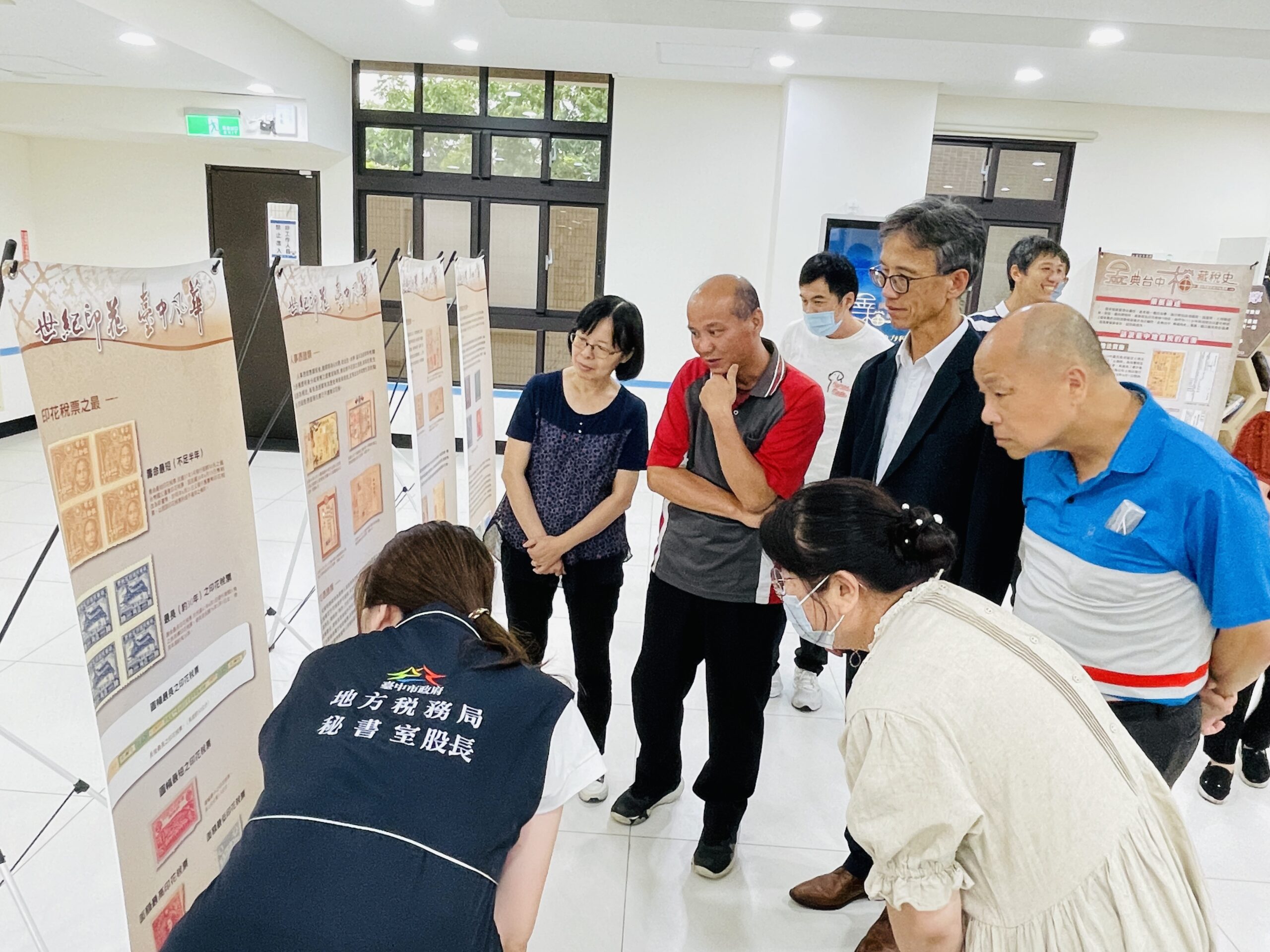 921記憶在檔案裡延續 中市地稅局「金典台中 檔藏稅史」檔案展前進南投 7 檔案展解說 0