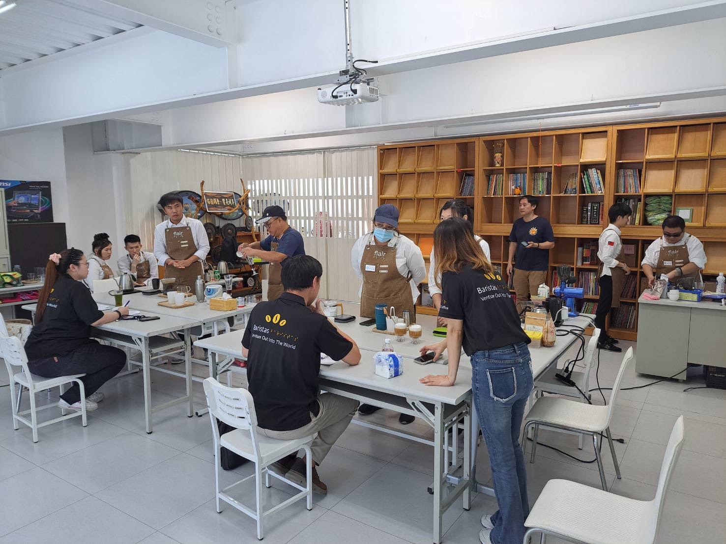 看不見也能沖出夢想 愛之光視障咖啡師創造勇敢自信的咖啡人生6