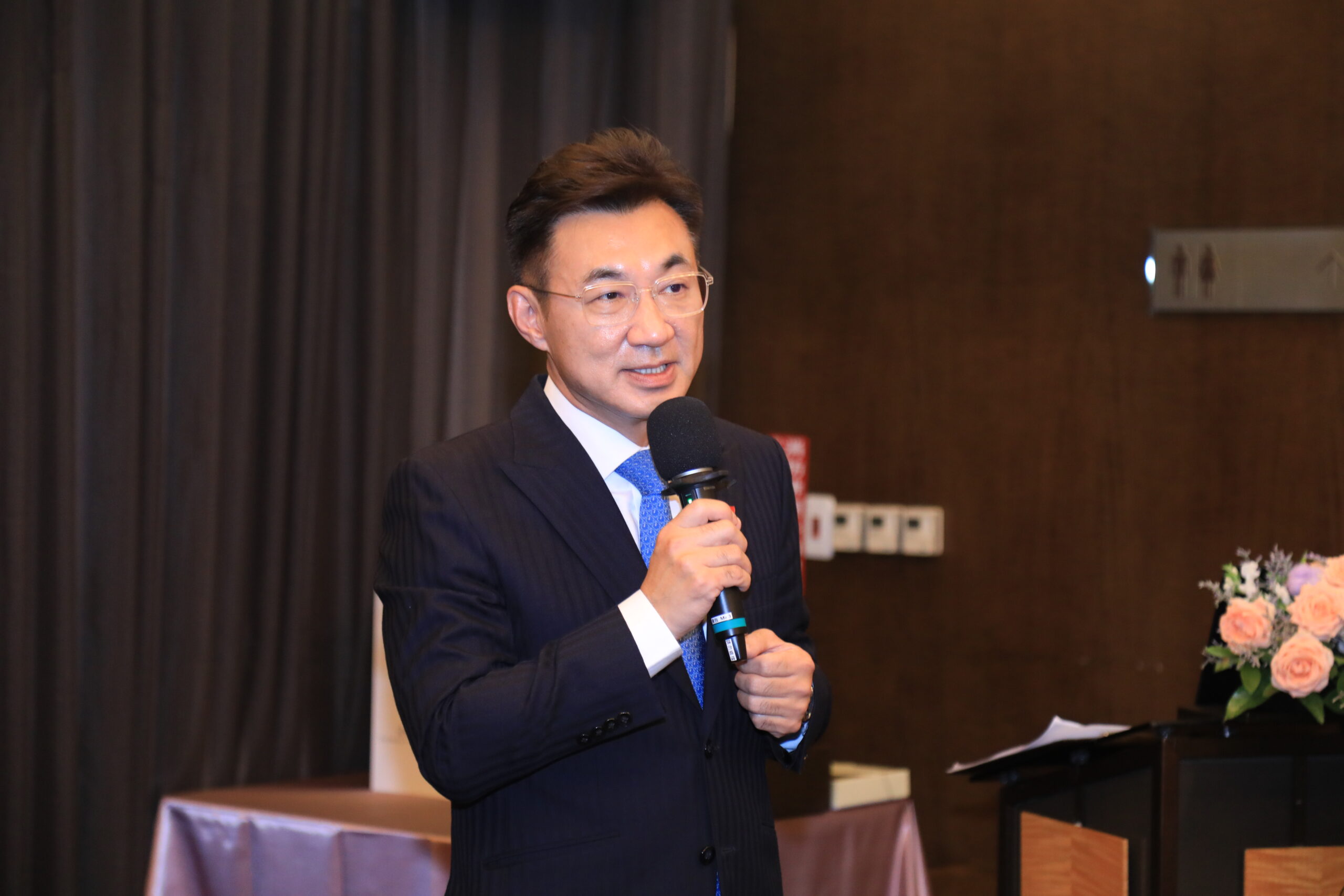 立法院副院長江啟臣歡迎僑胞參加國慶晚會及焰火 0 scaled 1