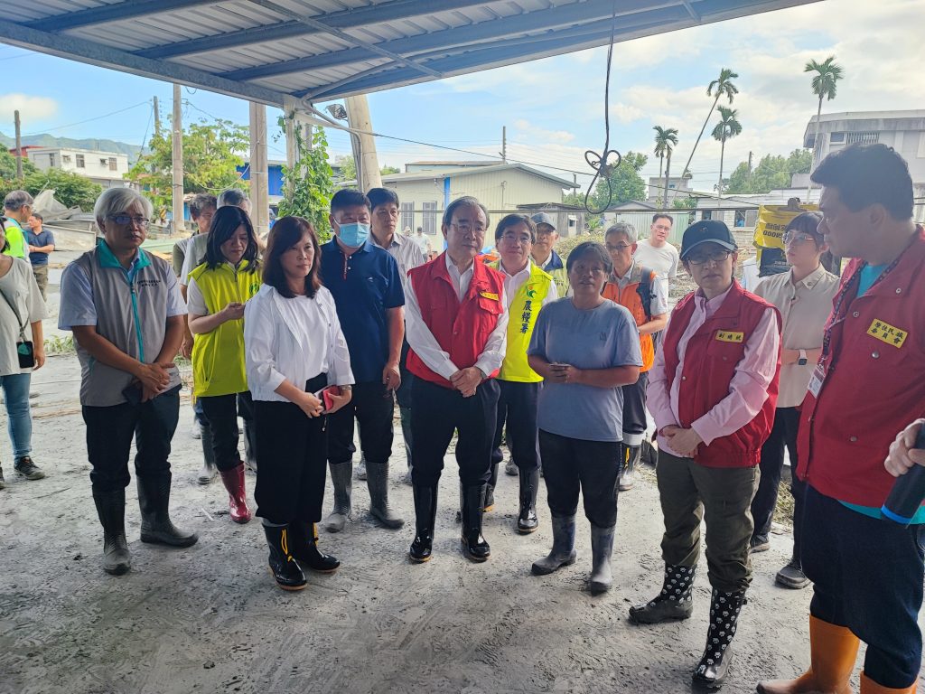 蕭美琴副總統前往邦查農場勘查農損情形 1024x768 1
