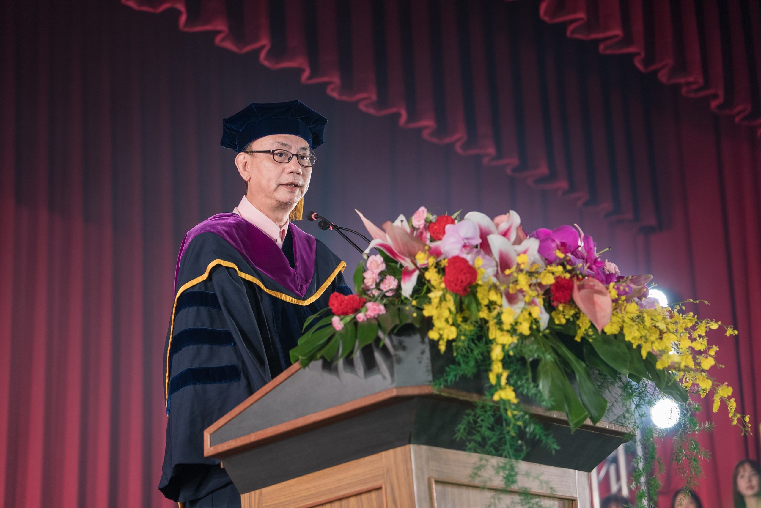 許校長頒獎給自強好學學生 - 報新聞 Mega News 許校長頒獎給自強好學學生 scaled 1