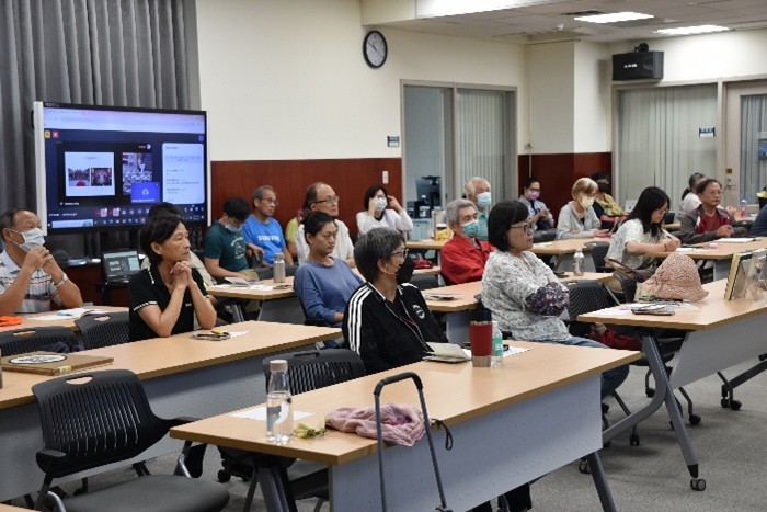 %E8%AC%9B%E5%BA%A7%E7%8F%BE%E5%A0%B4%E8%81%BD%E7%9C%BE%E5%B0%88%E6%B3%A8%E8%81%86%E8%81%BD