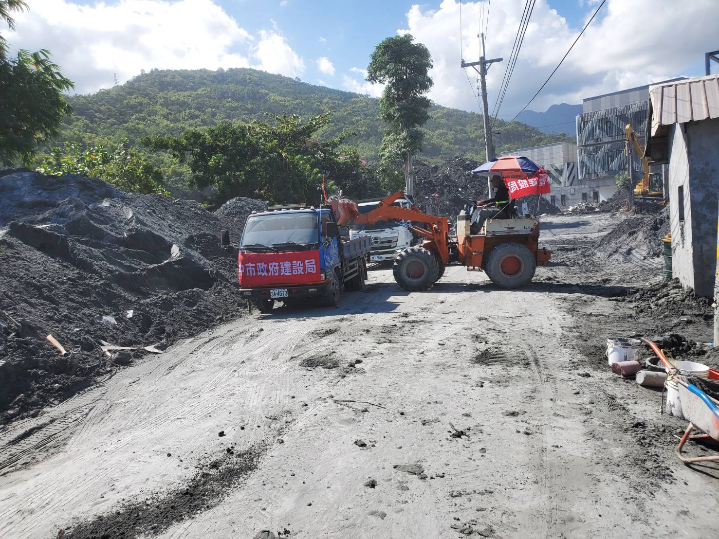 道路清淤進入尾聲 0
